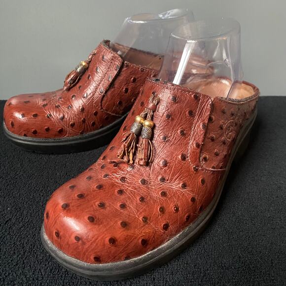 ARIAT Women's 7B Brown Cognac Leather Ostrich Mules Clogs Slip On Tassel Western - Picture 1 of 13